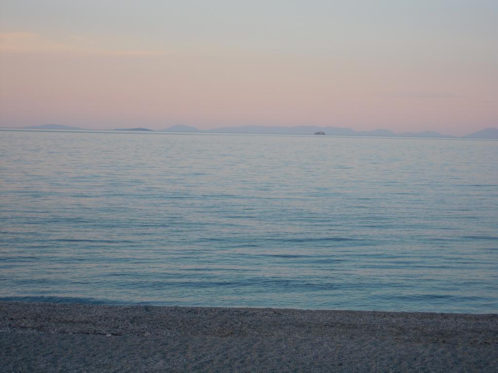 Almirikia Apartments Mourteri Quarto foto